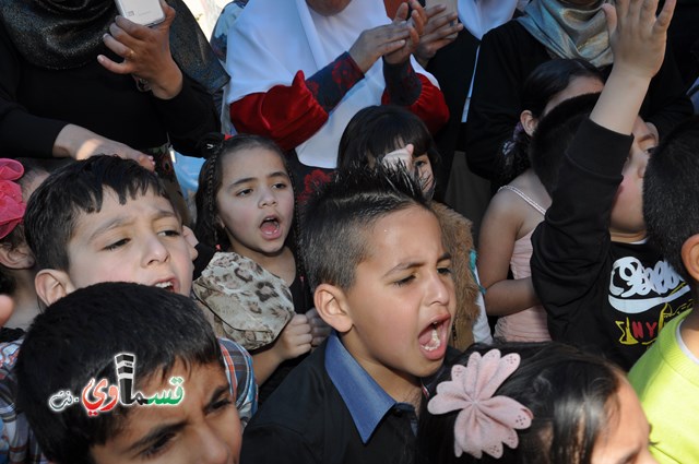 كفرقاسم – فيديو: بساتين الامل, السلام , والمحبة تحتفل بعيد الام على انغام عمو انس وجوقته ..
